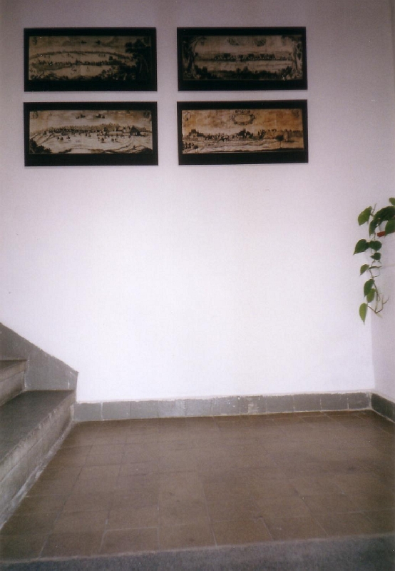 2002-08-23_09b_Askanierausstellung Eingangsbereich.jpg